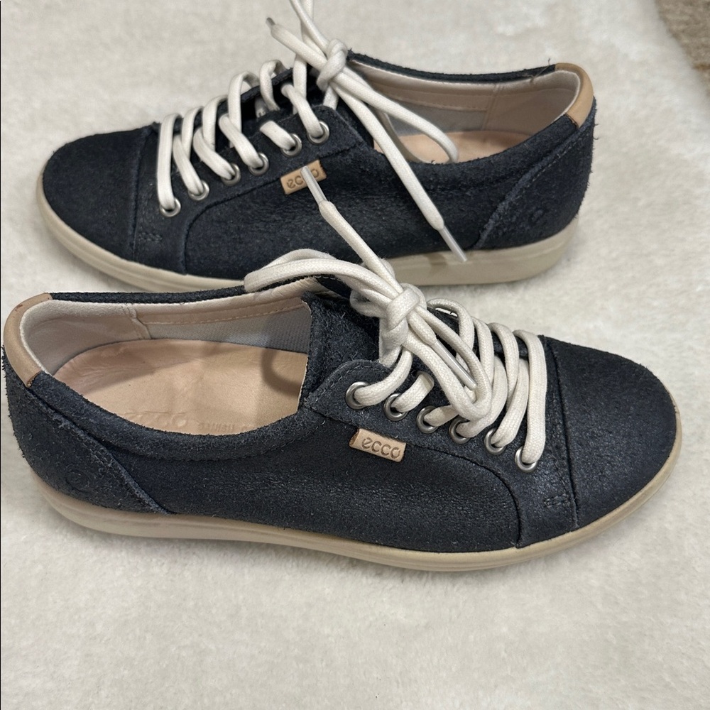 Ecco denim blue shoes